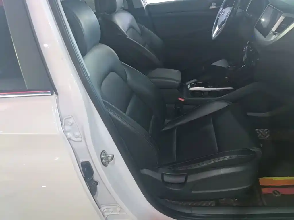 Hyundai Tucson 2018 — фото 25
