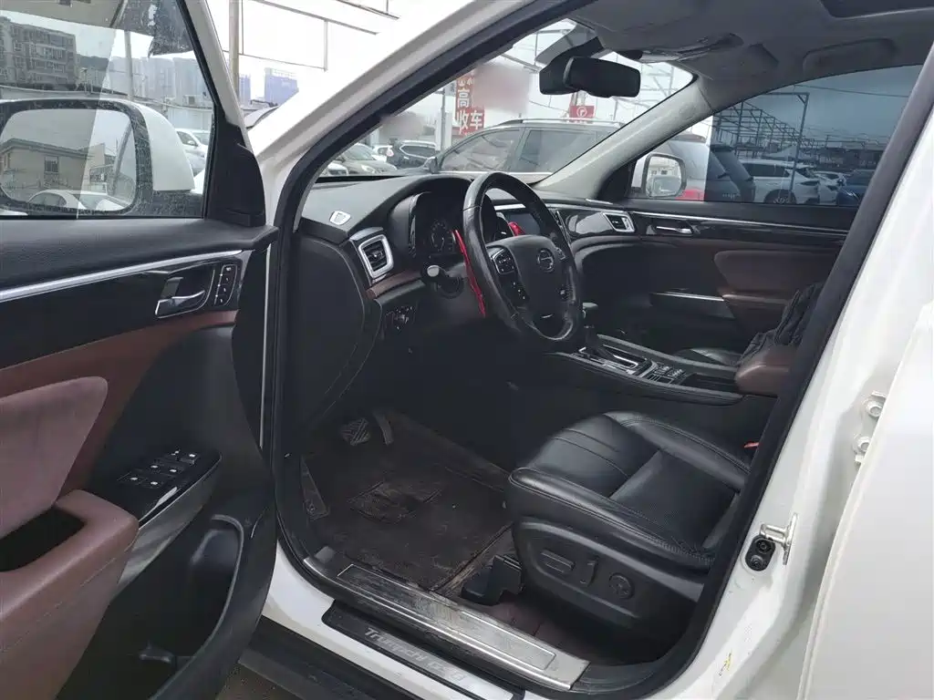 GAC Motor Trumpchi GS8 2018 — фото 16