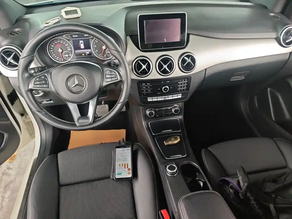 Mercedes-Benz B-Class 2016 — фото 10