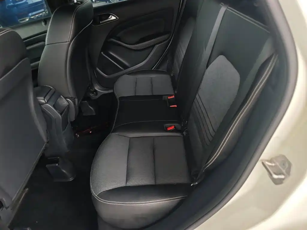 Mercedes-Benz B-Class 2016 — фото 17