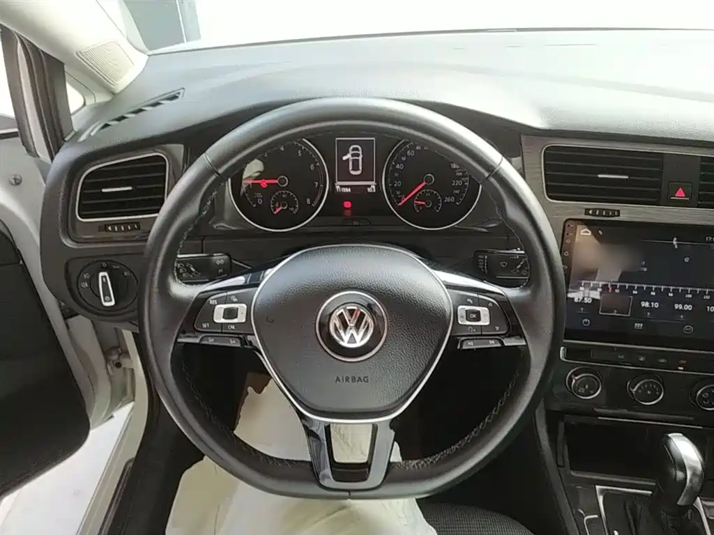 Volkswagen Golf 2019 — фото 11