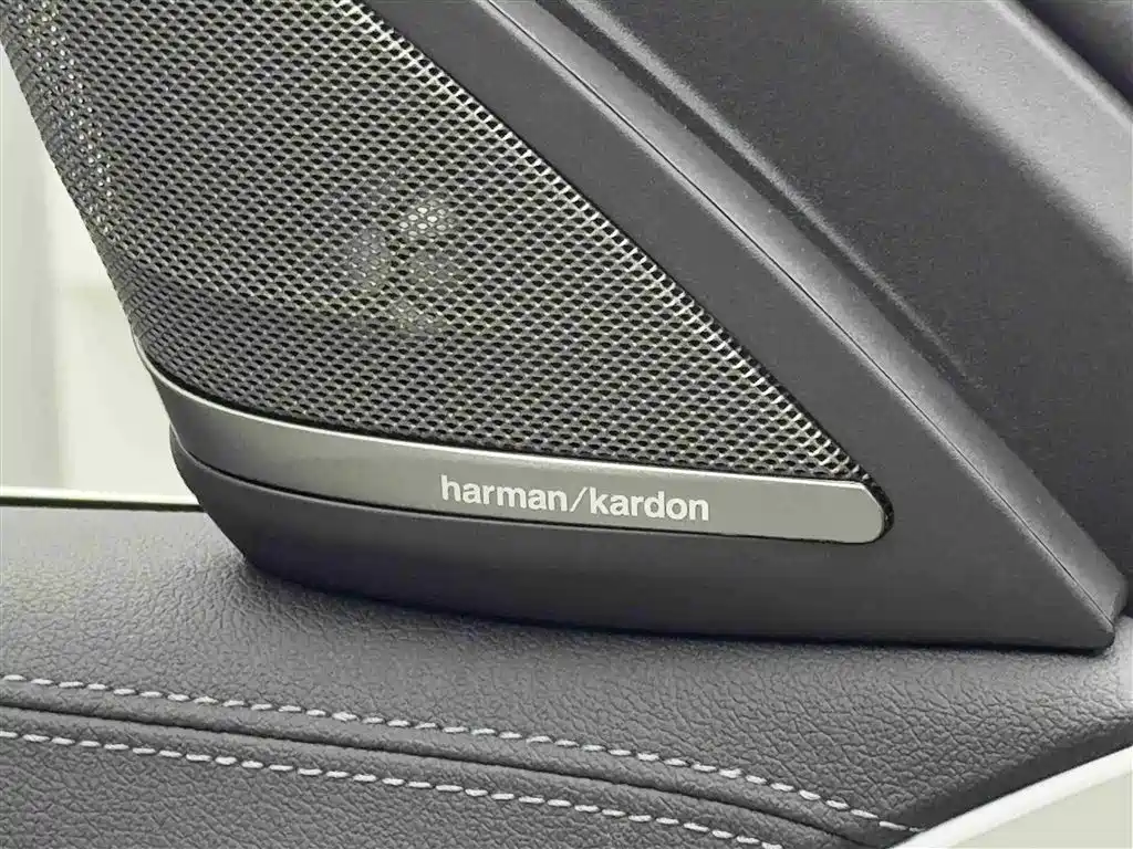 BMW 5 Series New Energy 2021 — фото 15