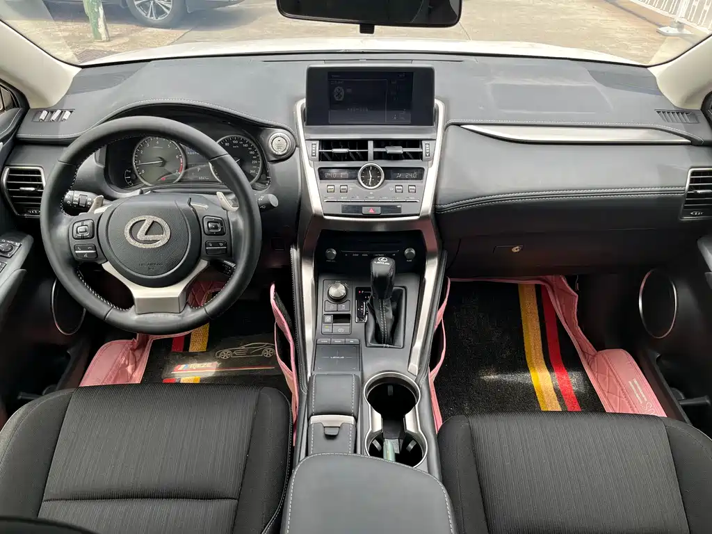 Lexus NX 2021