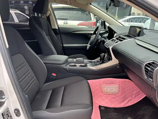 Lexus NX 2021