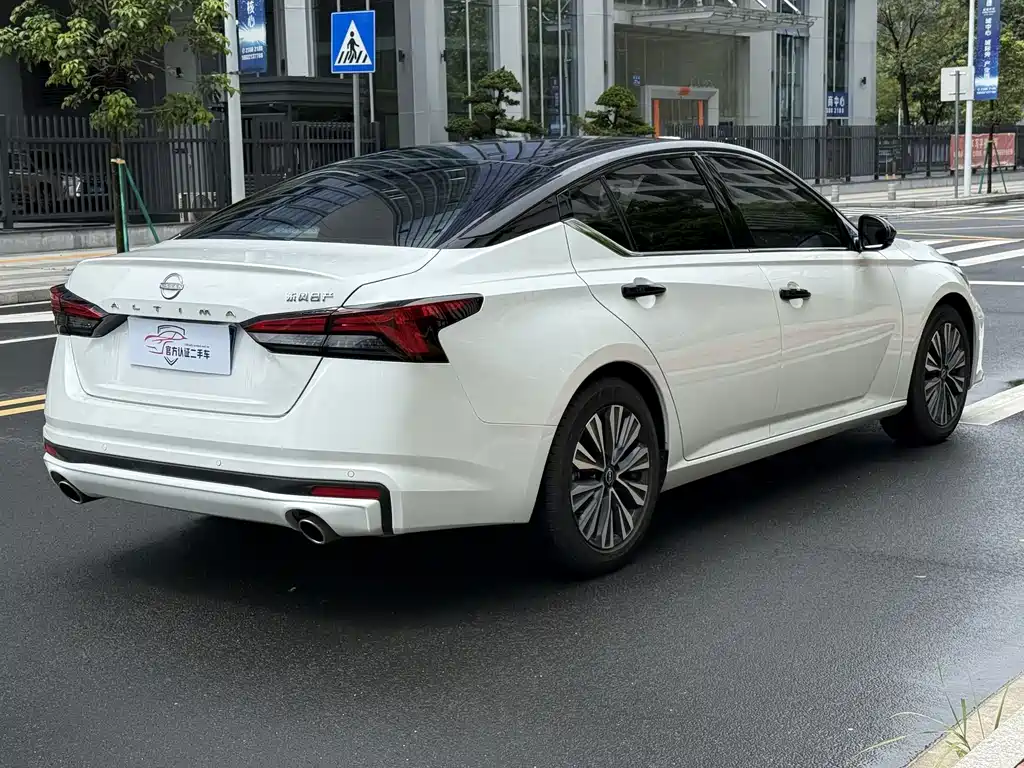 Nissan Teana 2023