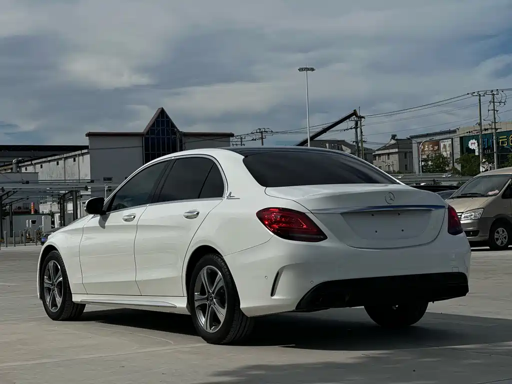 Mercedes-Benz C-Class 2018 — фото 19