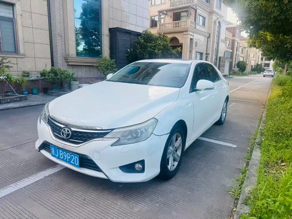 Toyota Reiz 2014