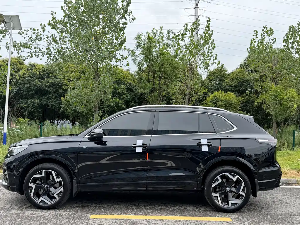 Volkswagen Tiguan L 2025