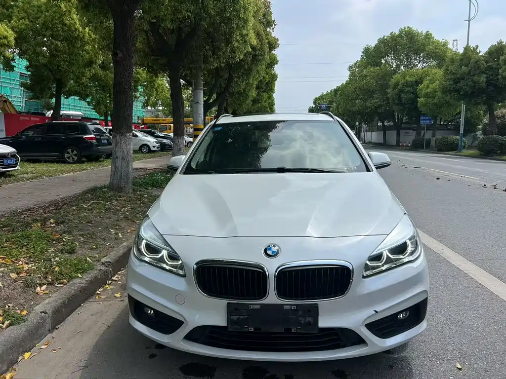 BMW 2 Series Active Tourer 2016 — фото 1