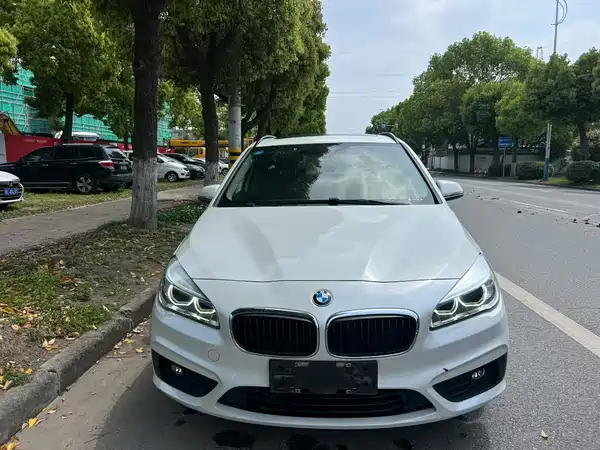 BMW 2 Series Station Wagon 2016
