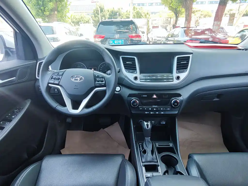 Hyundai Tucson 2016 — фото 12