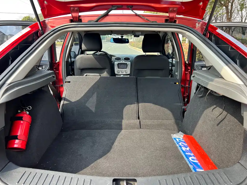 Ford Focus 2015 — фото 11