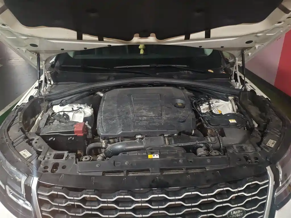 Land Rover Velar 2018 — фото 11