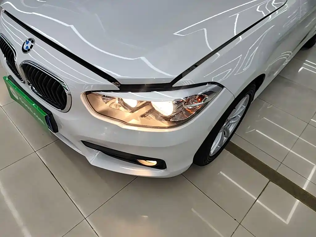 BMW 1 Series 2019 — фото 24