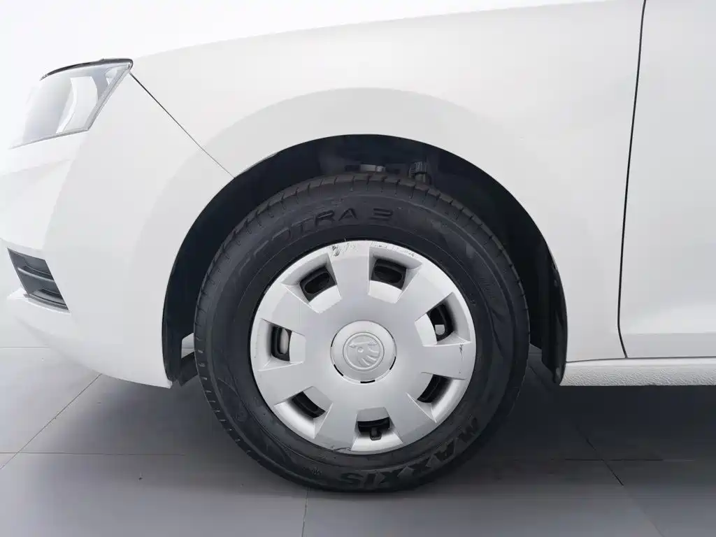 Skoda Rapid 2020 — фото 17
