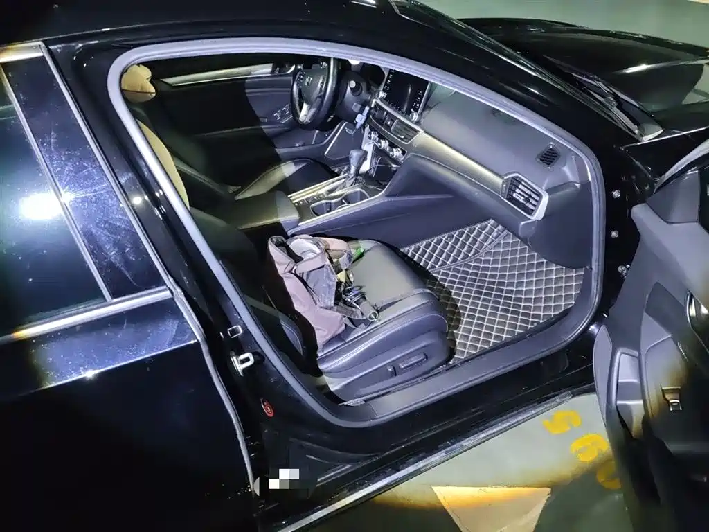 Honda Accord 2019 — фото 20
