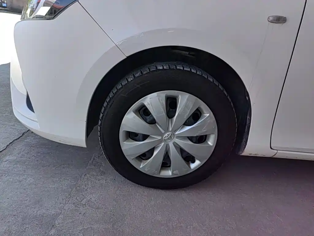 Toyota Yaris L 2018 — фото 23