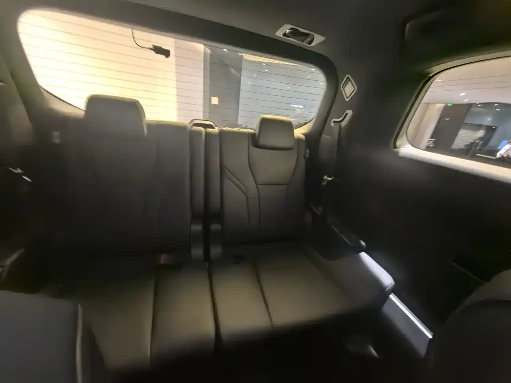 Toyota Alphard 2025 — фото 18