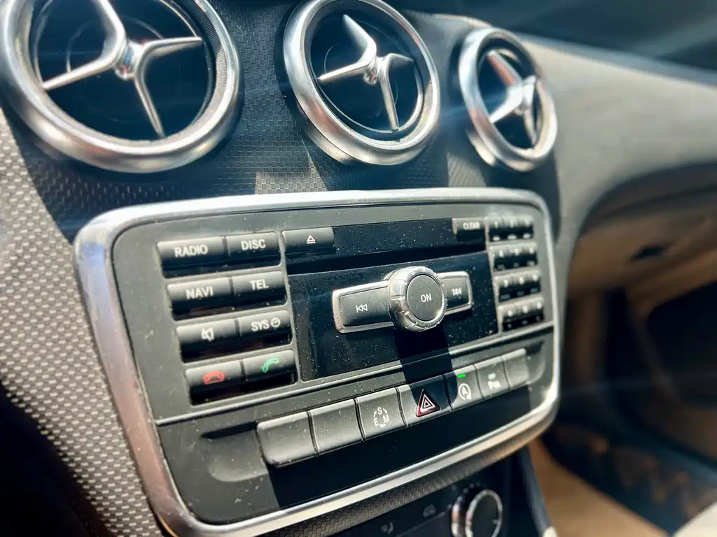 Mercedes-Benz A-Class 2016 — фото 13
