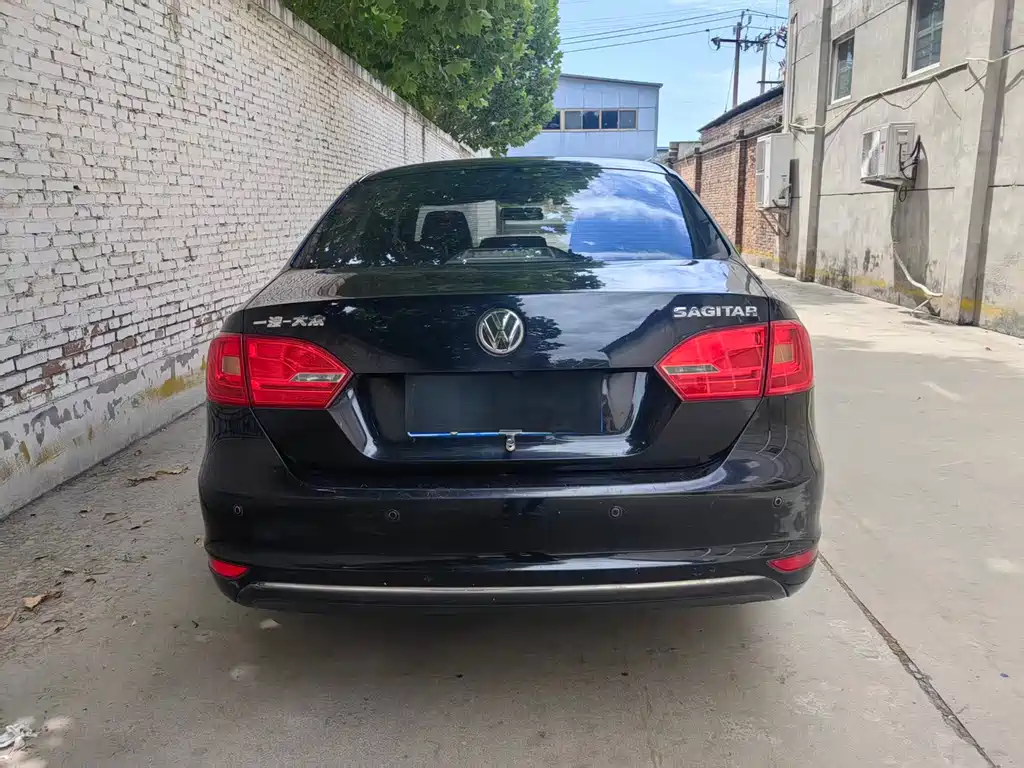 Volkswagen Sagitar 2013