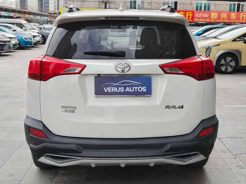 Toyota RAV4 2016 — фото 5