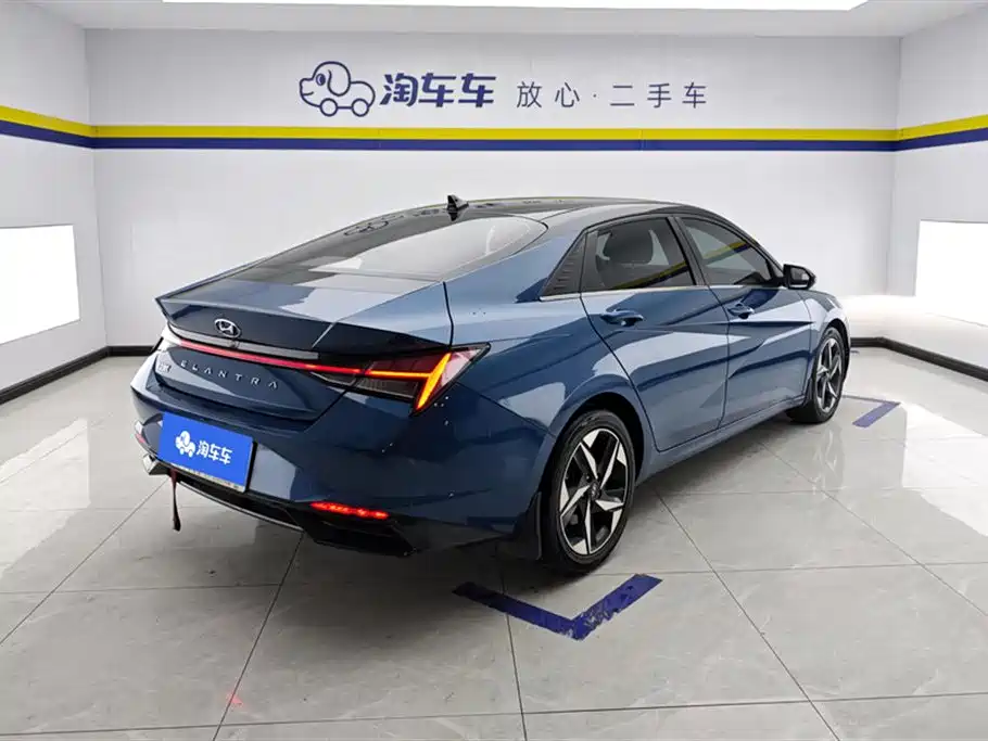 Hyundai Elantra 2021