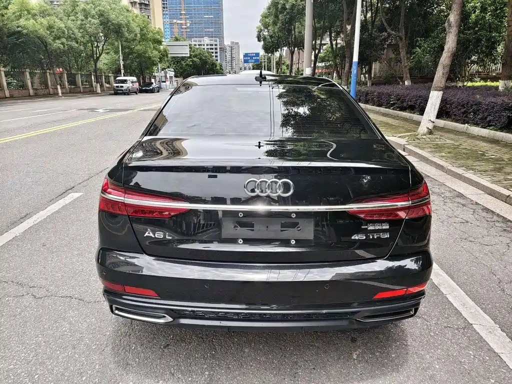 Audi A6L 2022