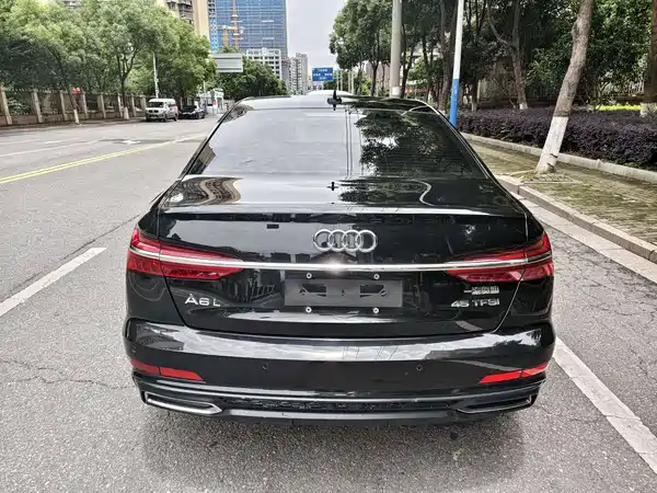 Audi A6L 2022