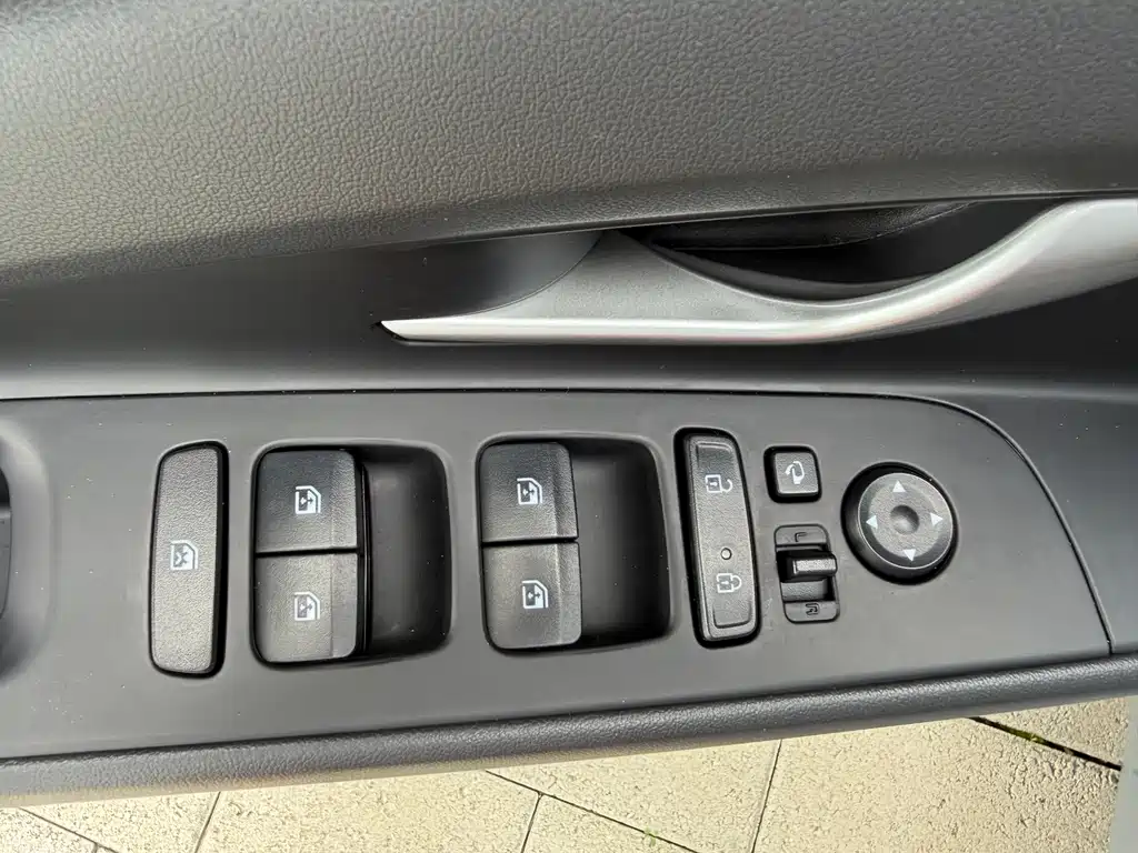 Hyundai Elantra 2022 — фото 14