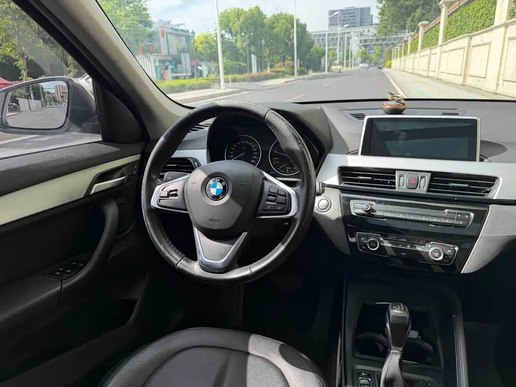 BMW X1 2016 — фото 10