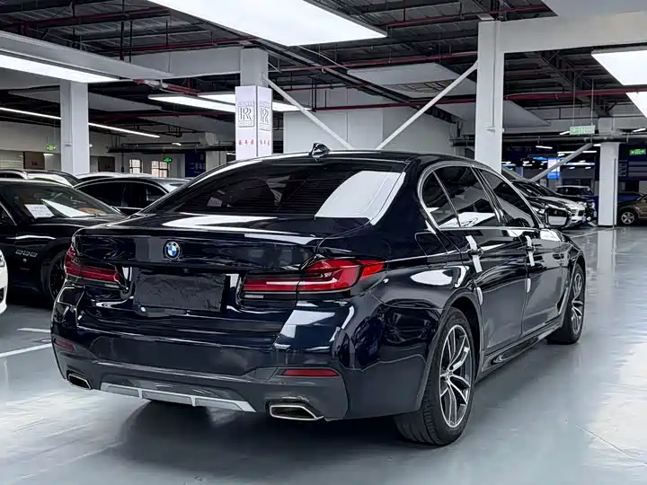 BMW 5 Series 2021 — фото 19