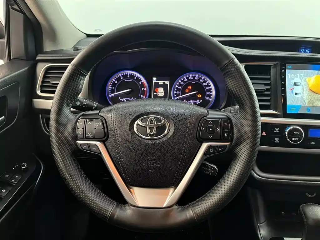 Toyota Highlander 2018 — фото 11