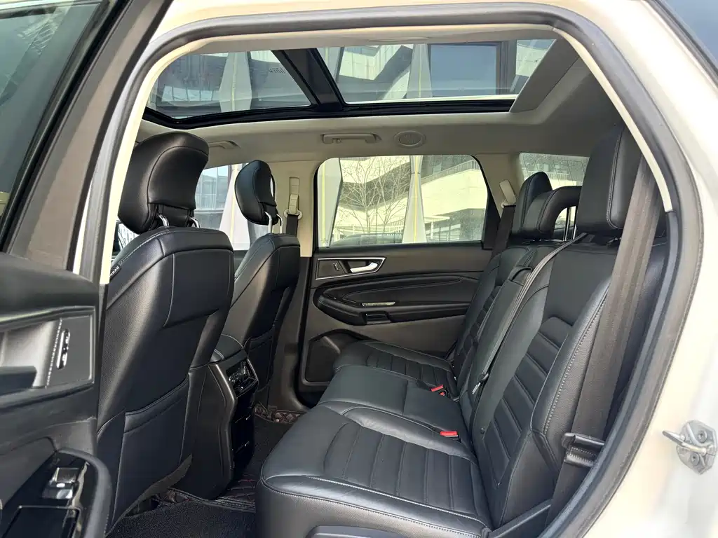Ford Edge 2016 — фото 15