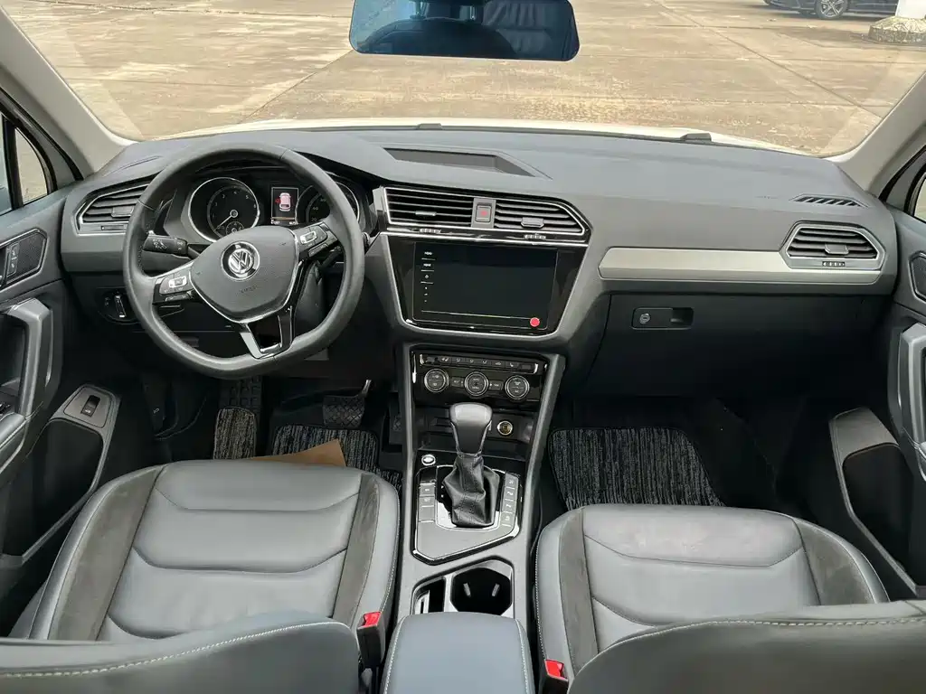 Volkswagen Tiguan L 2020 — фото 8