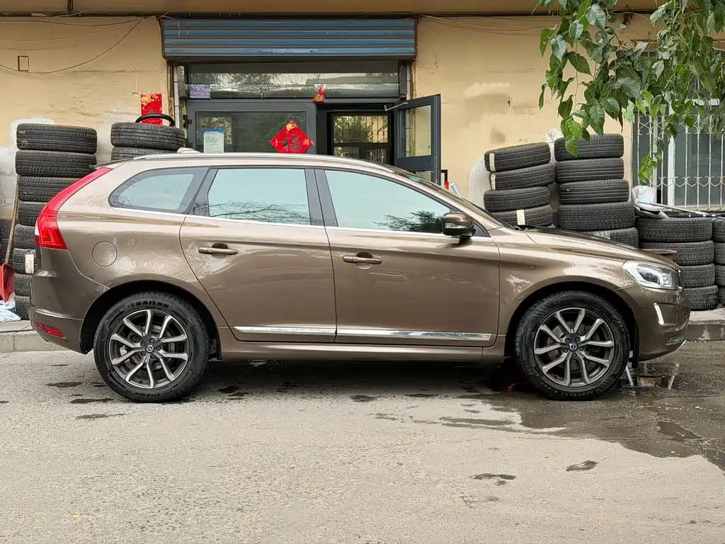 Volvo XC60 2016 — фото 10