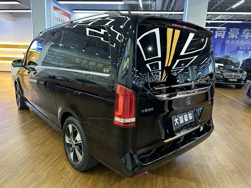 Mercedes-Benz V-Class 2020 — фото 8