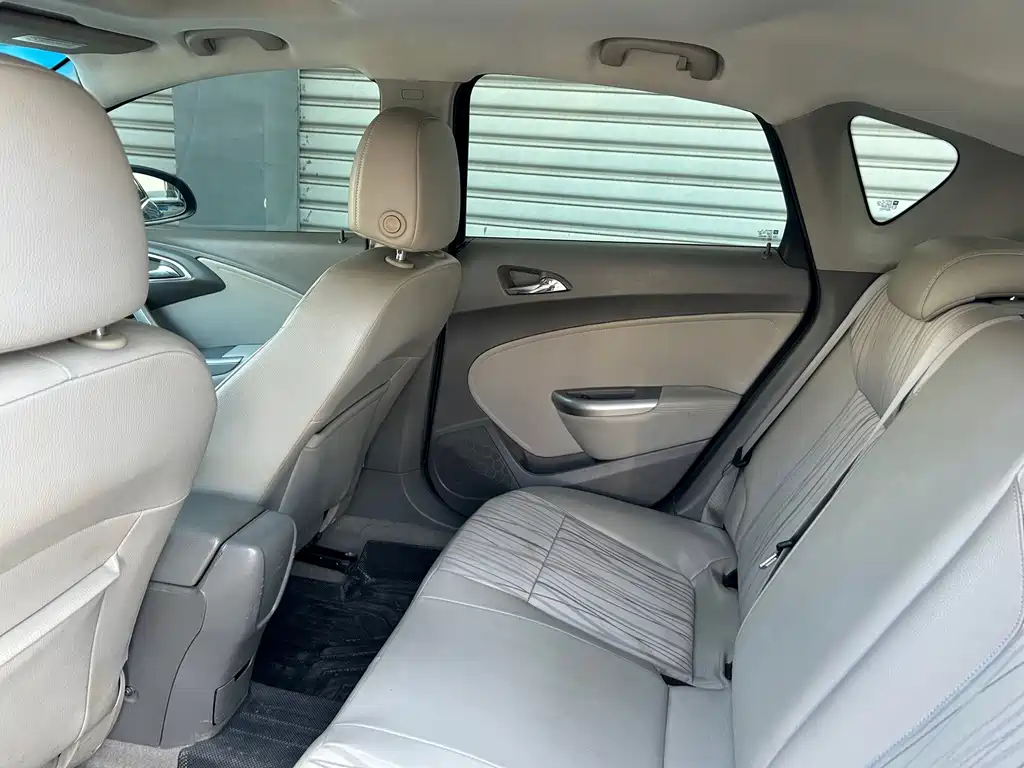 Buick Excelle 2012 — фото 10