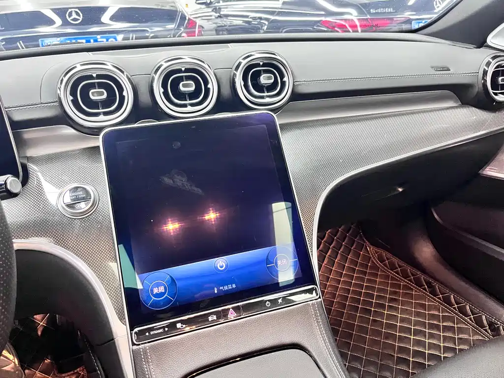 Mercedes-Benz C-Class 2024