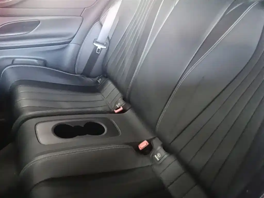 Mercedes-Benz E-Class 2021 — фото 17