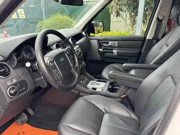 Land Rover Discovery 2013