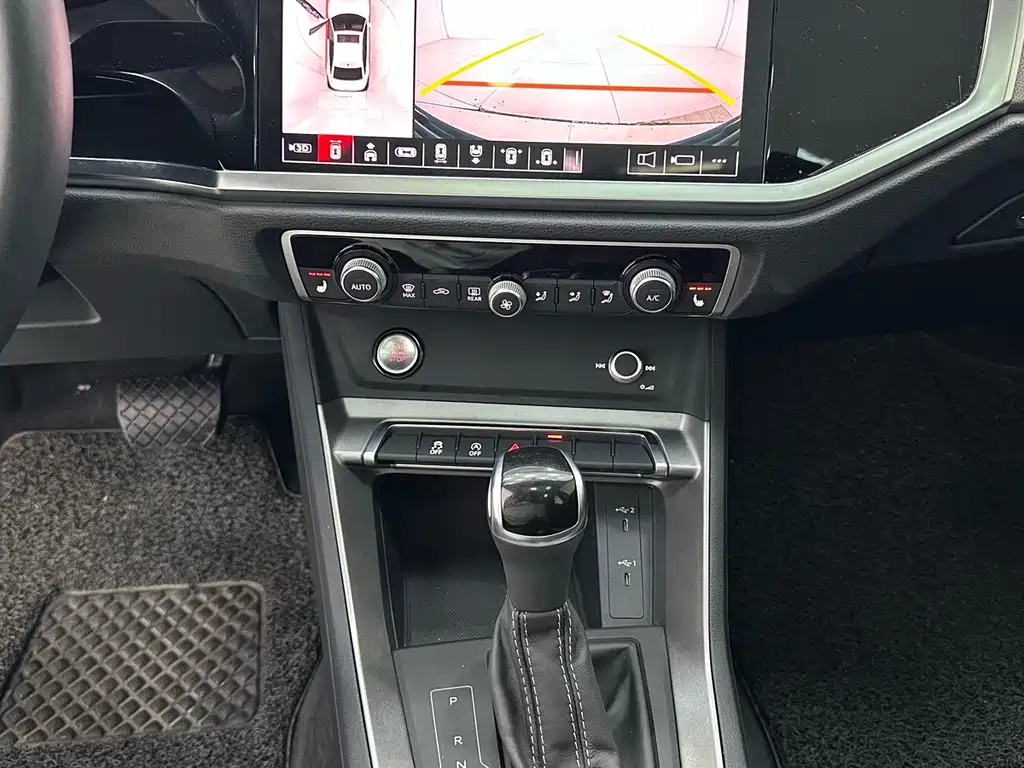 Audi Q3 2023 — фото 14