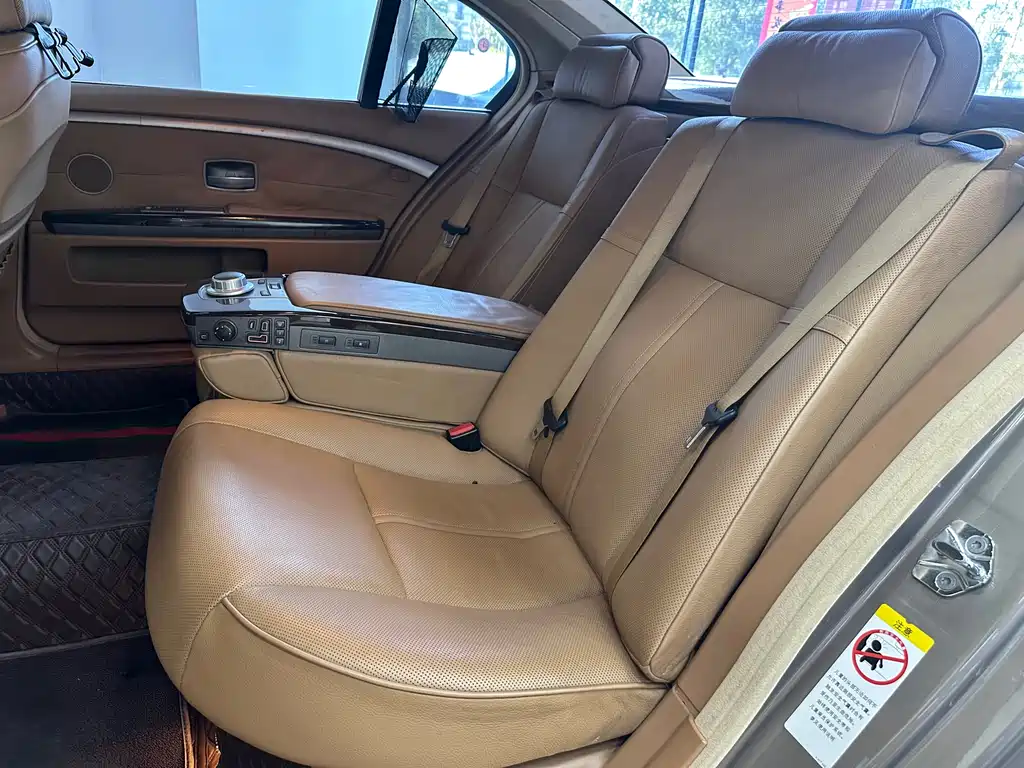 BMW 7 Series 2008 — фото 20
