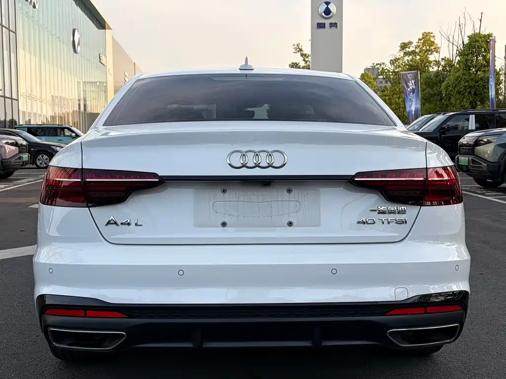 Audi A4L 2024 — фото 15