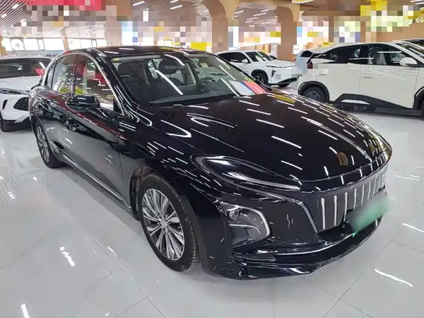 Hongqi E-QM5 2023