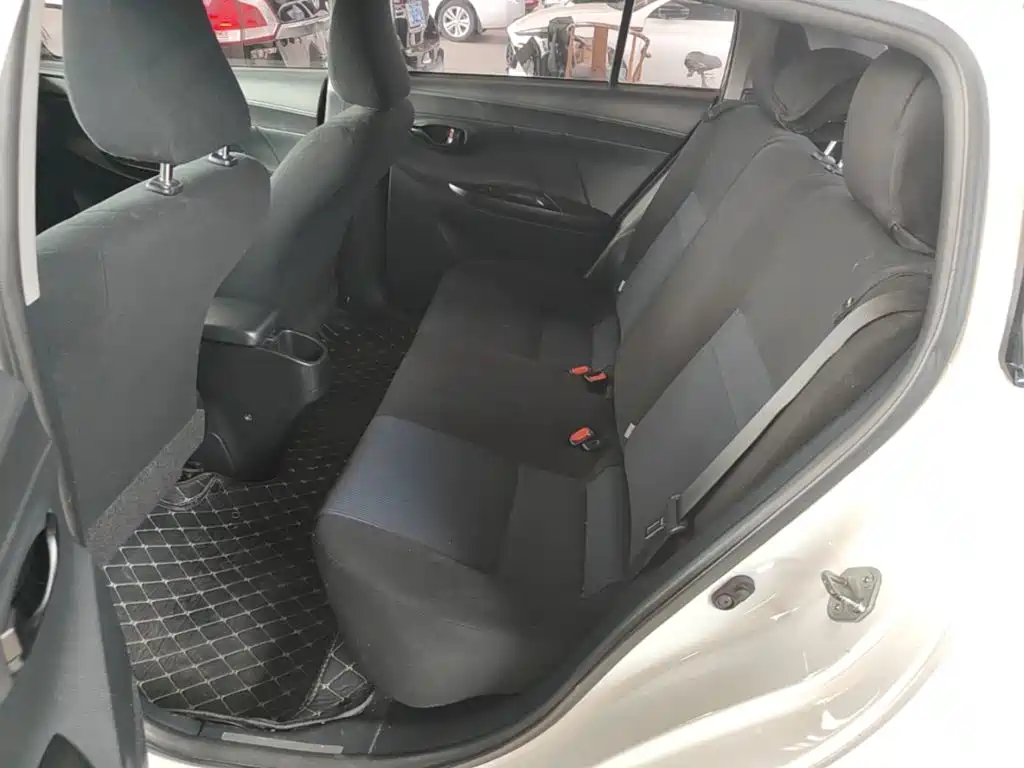 Toyota Yaris L 2016 — фото 17
