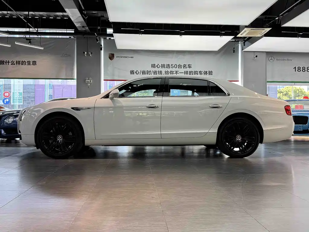 Bentley Flying Spur 2018 — фото 18