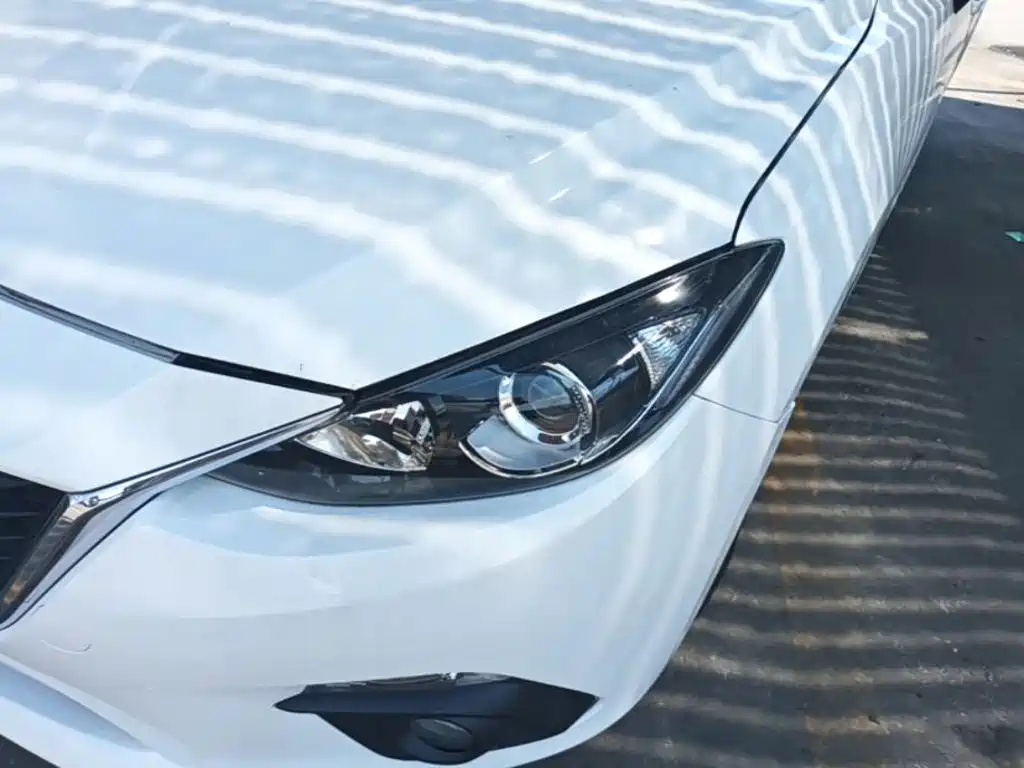 Mazda 3 Axela 2016 — фото 24