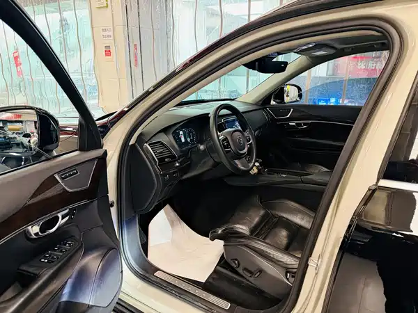 Volvo XC90 2015