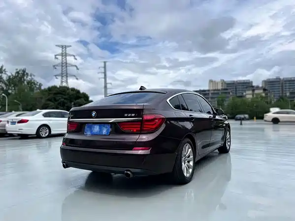 BMW 5 Series GT 2012