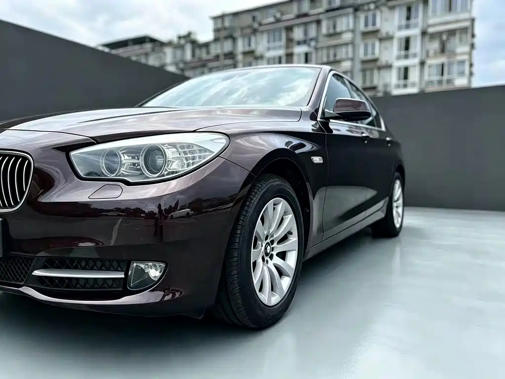 BMW 5 Series GT 2012 — фото 7